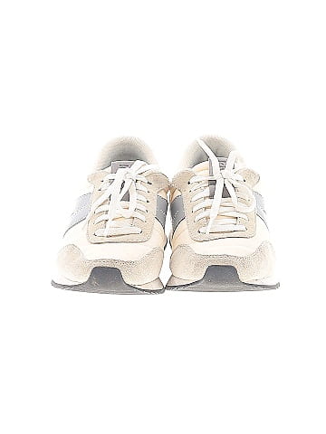 KIZIK Sneakers (view 2)