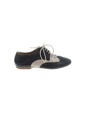 Barneys New York Flats (view 1)