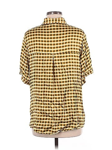Dissh Short Sleeve Button-Down Shirt (view 2)