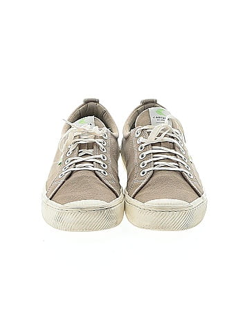 Cariuma Sneakers (view 2)