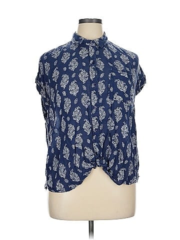 True Craft Short Sleeve Blouse (view 1)