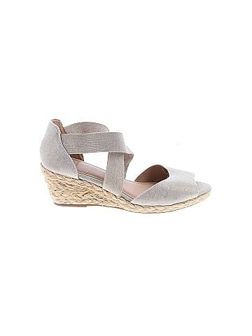 White Mountain Wedges (view 1)