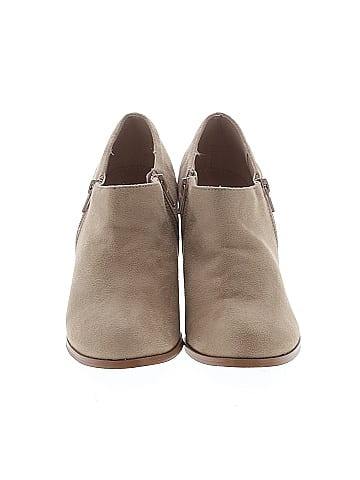 Journee Collection Ankle Boots (view 2)