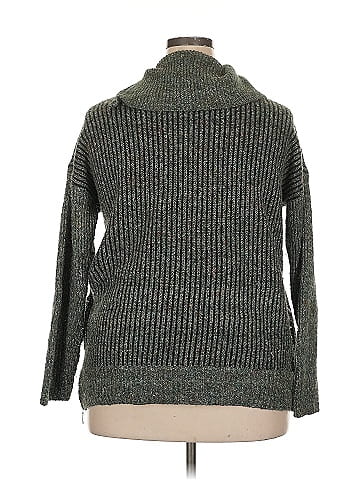 Leo & Nicole Pullover Sweater (view 2)