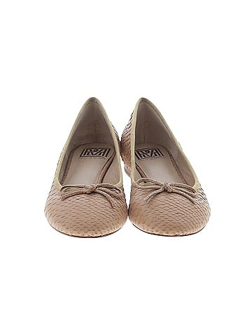 Pour La Victoire Flats (view 2)