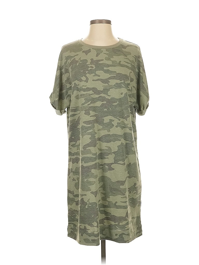 Click to view more detailed imagery on our partner's website Pre-owned Mud Pie Casual Dress In Green