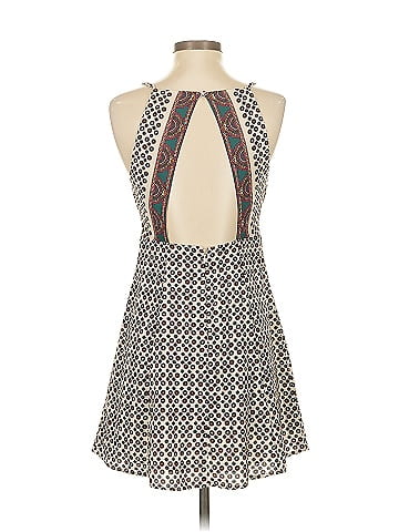 Urban Outfitters Casual Dress (view 2)