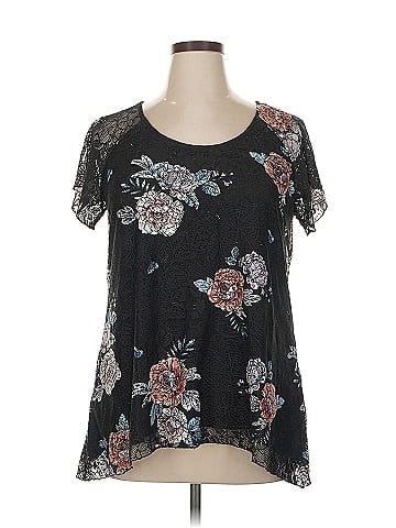 Elizabeth and James Short Sleeve Blouse (view 1)