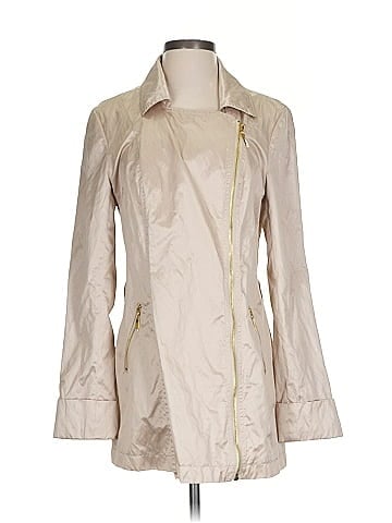 Cache Raincoat (view 1)