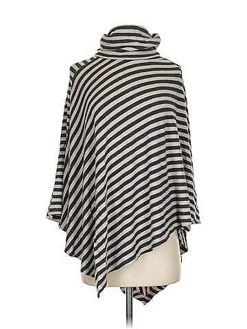 Capote Poncho (view 1)