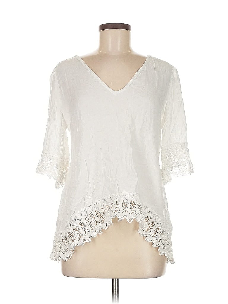 Click to view more detailed imagery on our partner's website Pre-owned New York And Company 3/4 Sleeve Blouse In White