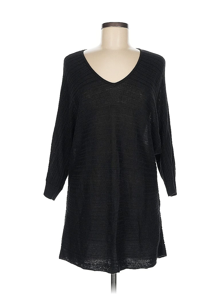 Click to view more detailed imagery on our partner's website Pre-owned Chico's 3/4 Sleeve T-shirt In Black