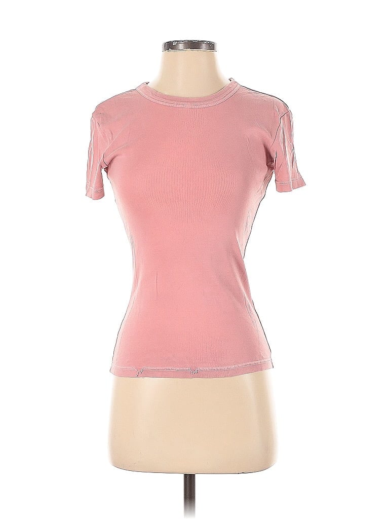 Click to view more detailed imagery on our partner's website Pre-owned Fabletics Short Sleeve T-shirt In Pink