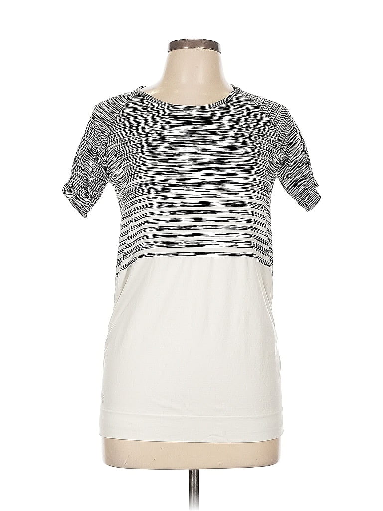 Click to view more detailed imagery on our partner's website Pre-owned Athleta Short Sleeve T-shirt In Gray