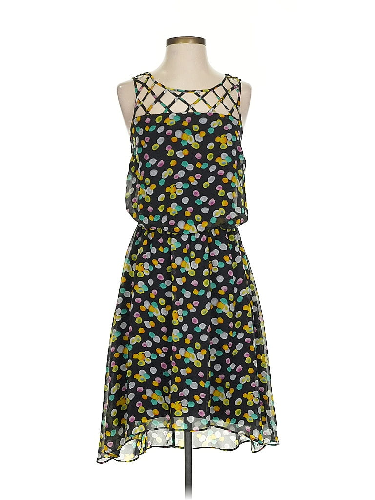 Click to view more detailed imagery on our partner's website Pre-owned Bisou Bisou Casual Dress In Black