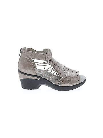 Jambu Heels (view 1)