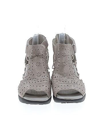 Jambu Heels (view 2)