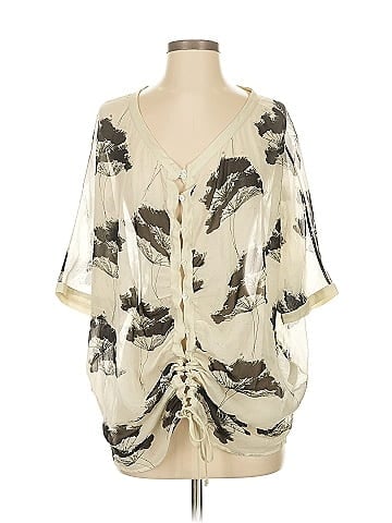 Elizabeth and James 3/4 Sleeve Blouse (view 1)