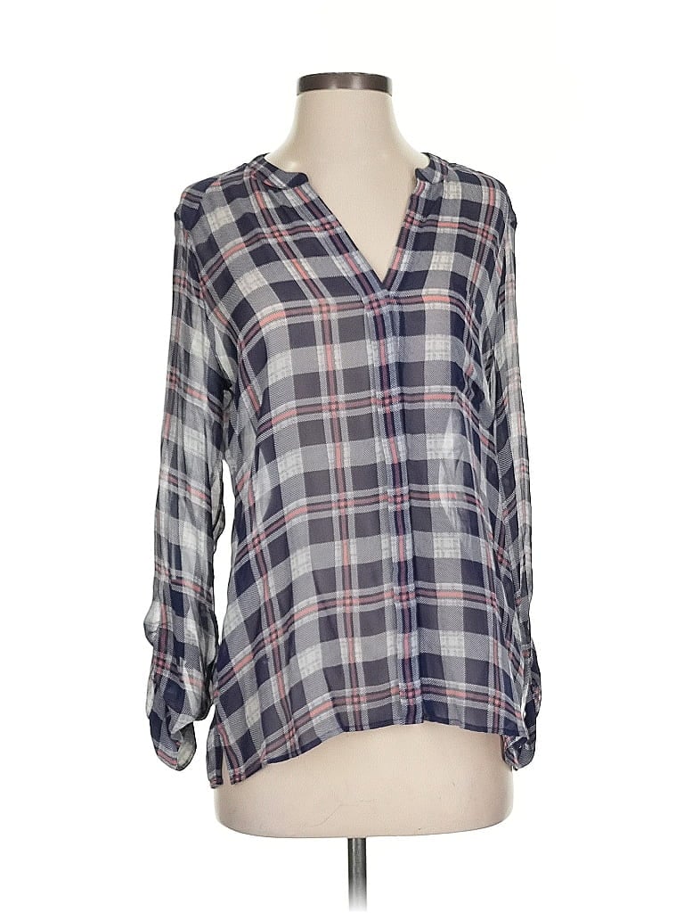 Click to view more detailed imagery on our partner's website Pre-owned Joie 3/4 Sleeve Silk Top Gray V Neck Tops
