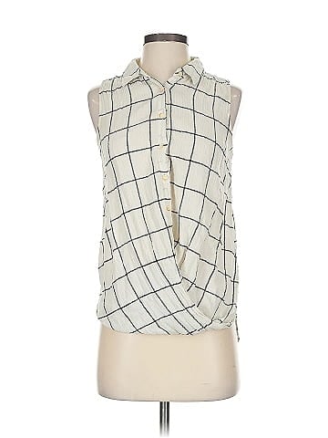 Isabella Sinclair Sleeveless T-Shirt (view 1)