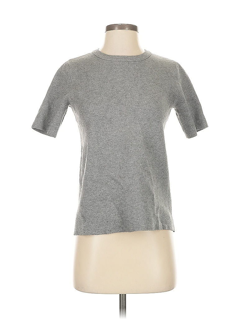 Click to view more detailed imagery on our partner's website Pre-owned T Tahari Short Sleeve Top Gray Crew Neck Tops
