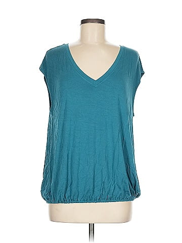 Eri + Ali Sleeveless T-Shirt (view 1)
