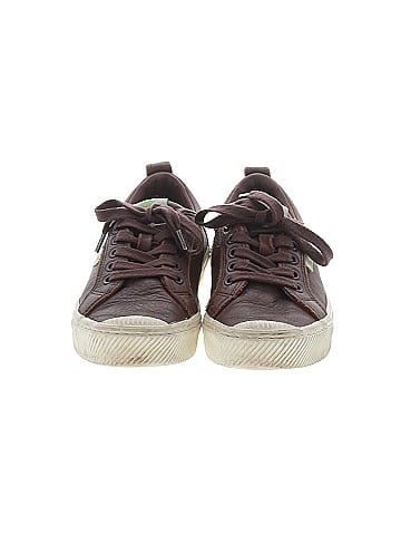 Cariuma Sneakers (view 2)