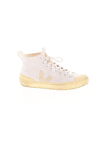 VEJA Sneakers (view 1)