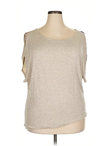 Loveappella Sleeveless T-Shirt (view 1)