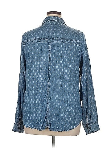 Maurices Long Sleeve Button-Down Shirt (view 2)