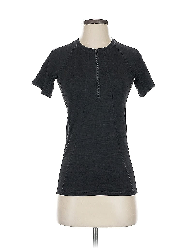 Click to view more detailed imagery on our partner's website Pre-owned Athleta Short Sleeve T-shirt In Black