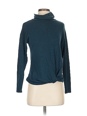 Jennifer Lopez Fleece (view 1)
