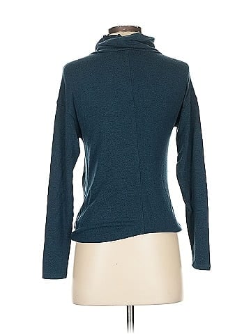Jennifer Lopez Fleece (view 2)