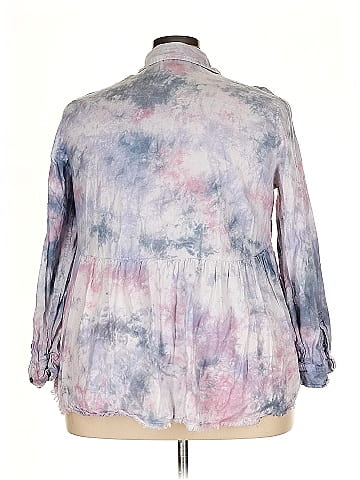 True Craft 3/4 Sleeve Button-Down Shirt (view 2)