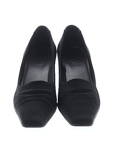 Joan & David Heels (view 2)