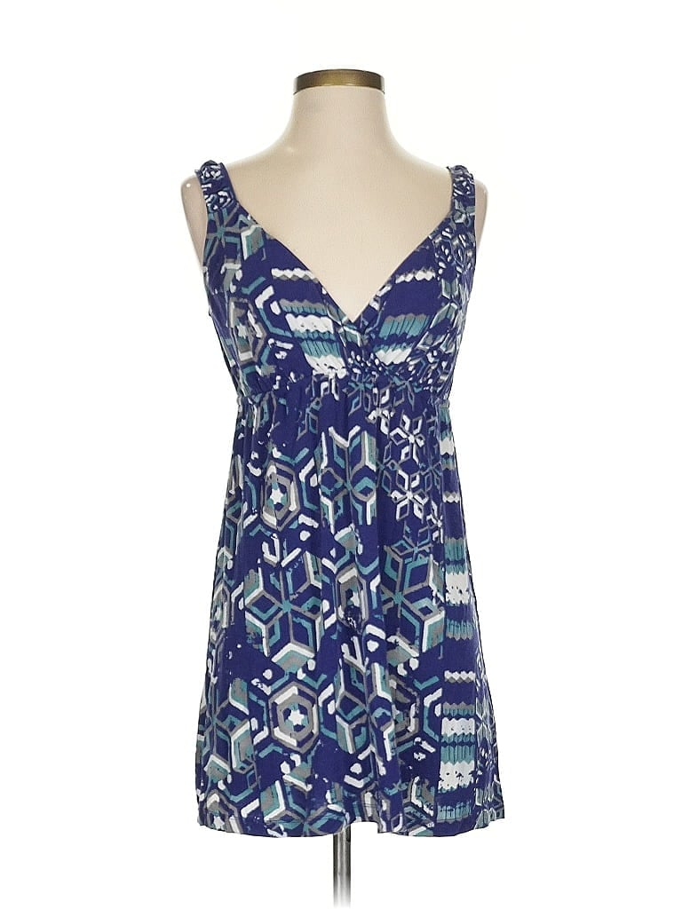 Click to view more detailed imagery on our partner's website Pre-owned Cabi Sleeveless Blouse In Blue
