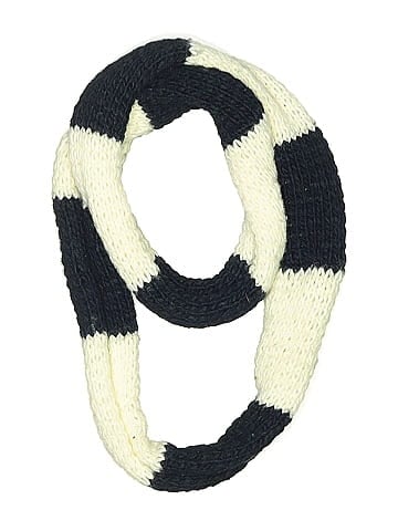 Hollister Scarf (view 1)