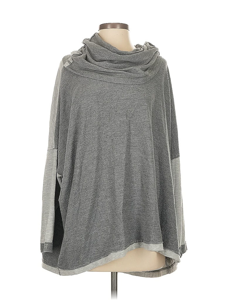 Pre-owned Cabi Poncho In Gray
