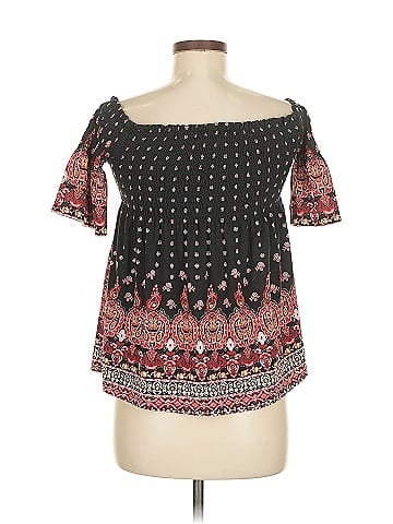 Xhilaration Short Sleeve Blouse (view 2)