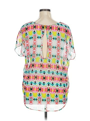 Bisou Bisou Short Sleeve Blouse (view 2)