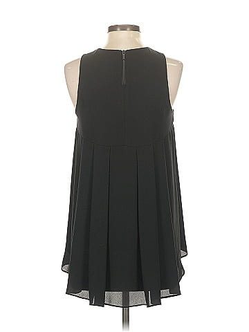 Elizabeth and James Sleeveless T-Shirt (view 2)