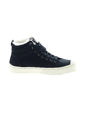 Cariuma Sneakers (view 1)