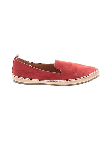 Universal Thread Flats (view 1)