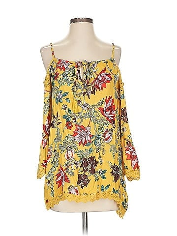 Nostalgia 3/4 Sleeve Blouse (view 1)