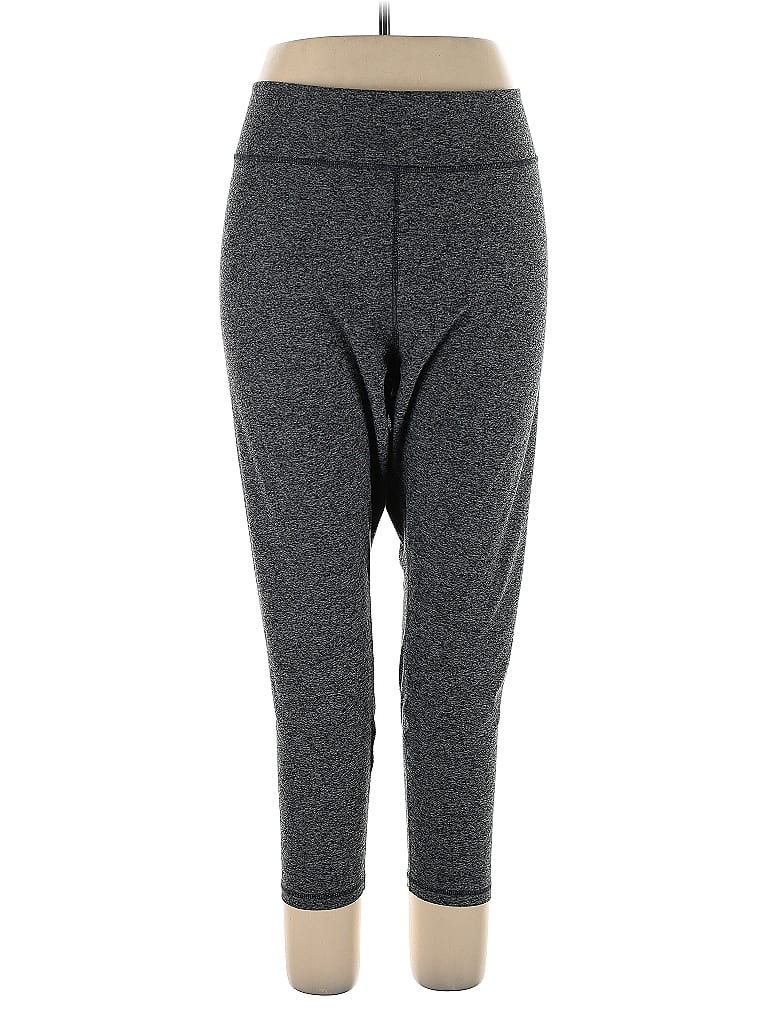 Click to view more detailed imagery on our partner's website Pre-owned Cloud Active Pants In Gray