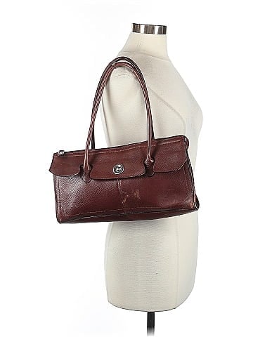 Wilsons Leather Leather Shoulder Bag (view 2)