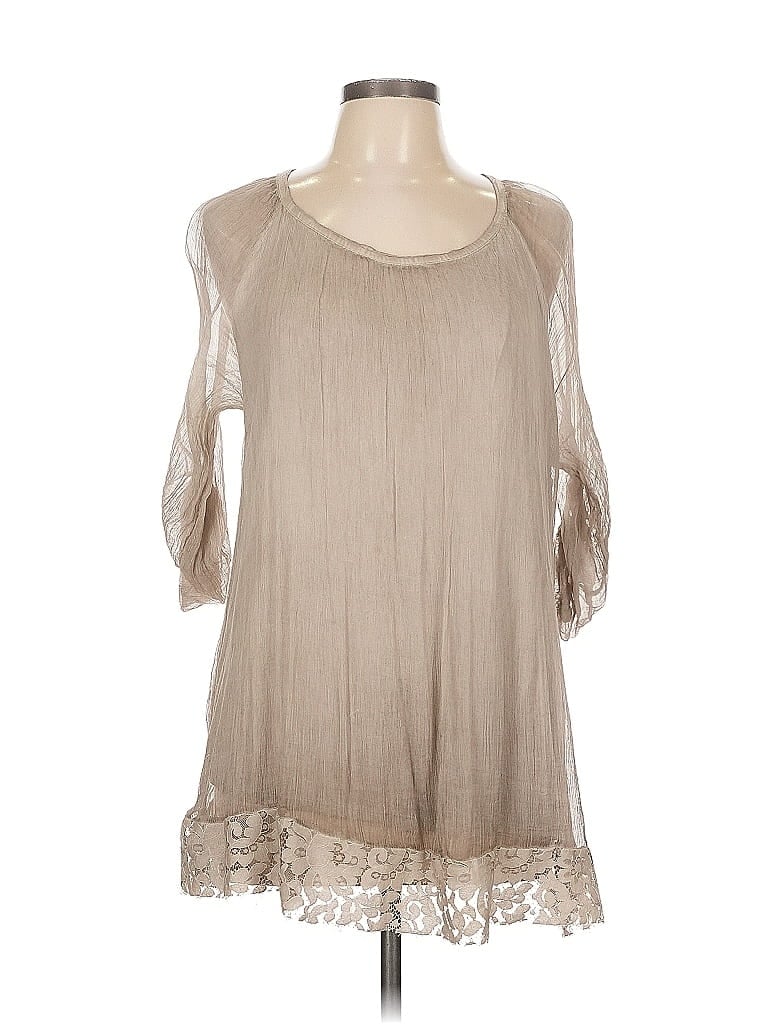 Click to view more detailed imagery on our partner's website Pre-owned Amanti 3/4 Sleeve Silk Top Tan Cold Shoulder Neckline Tops In Brown