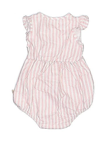 Bearpaw Short Sleeve Outfit (view 2)