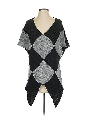 Alberto Makali Poncho (view 1)
