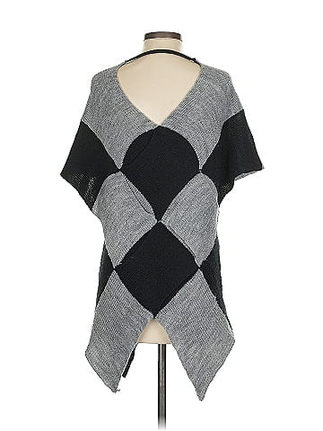 Alberto Makali Poncho (view 2)